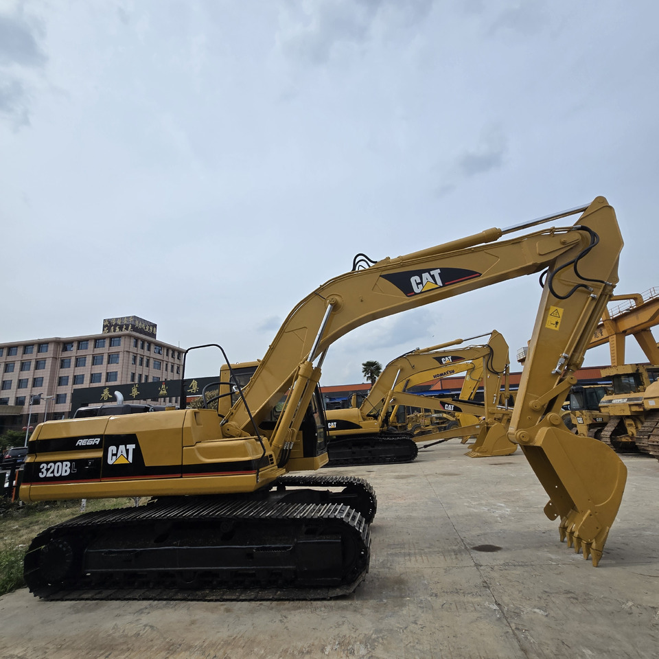 CATERPILLAR 320BL - Rupsgraafmachine: afbeelding 2 CATERPILLAR 320BL - Rupsgraafmachine: afbeelding 2