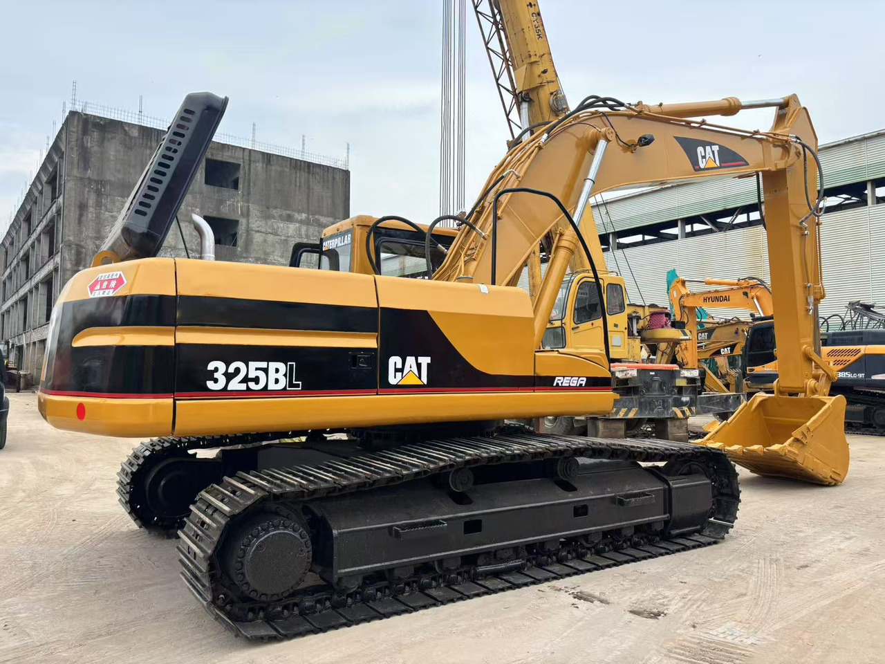 CATERPILLAR 325B - Rupsgraafmachine: afbeelding 2 CATERPILLAR 325B - Rupsgraafmachine: afbeelding 2
