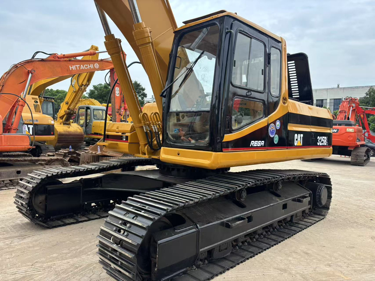 CATERPILLAR 325B - Rupsgraafmachine: afbeelding 4 CATERPILLAR 325B - Rupsgraafmachine: afbeelding 4