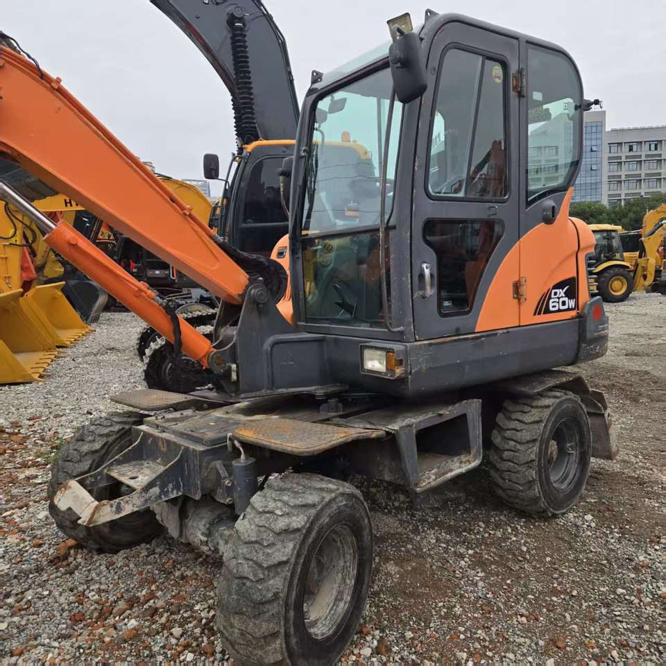 DOOSAN DX60W - Mobiele graafmachine: afbeelding 3 DOOSAN DX60W - Mobiele graafmachine: afbeelding 3
