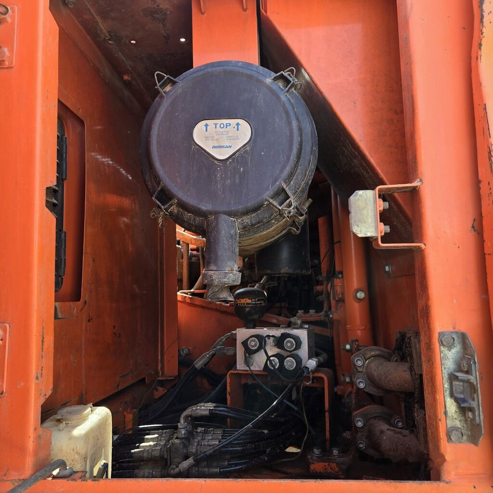 Doosan DX225LCA - Rupsgraafmachine: afbeelding 1 Doosan DX225LCA - Rupsgraafmachine: afbeelding 1