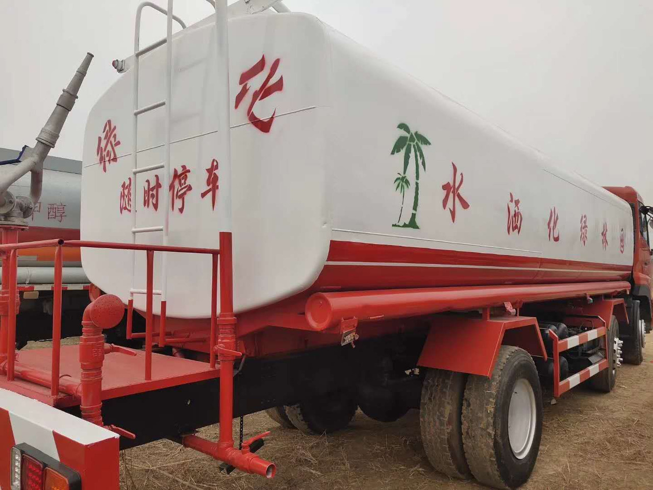 DONGFENG TIANLONG - Gemeentelijke machine/ Speciaal: afbeelding 4 DONGFENG TIANLONG - Gemeentelijke machine/ Speciaal: afbeelding 4