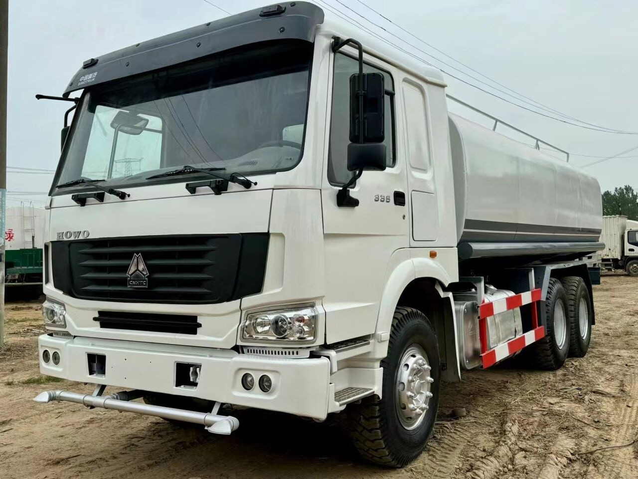 Sinotruk Howo 6*4 20cm³ - Gemeentelijke machine/ Speciaal: afbeelding 1 Sinotruk Howo 6*4 20cm³ - Gemeentelijke machine/ Speciaal: afbeelding 1