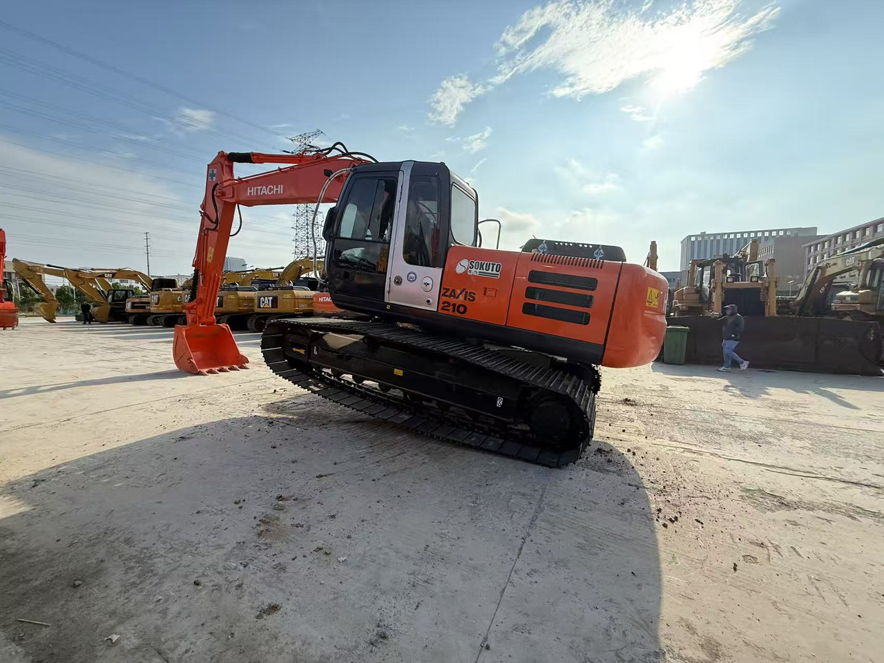 HITACHI ZX210 - Rupsgraafmachine: afbeelding 3 HITACHI ZX210 - Rupsgraafmachine: afbeelding 3