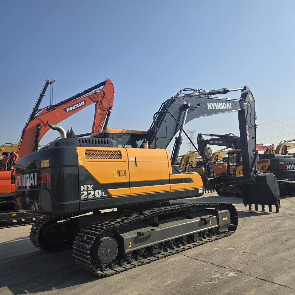 HYUNDAI HX220L - Rupsgraafmachine: afbeelding 4 HYUNDAI HX220L - Rupsgraafmachine: afbeelding 4