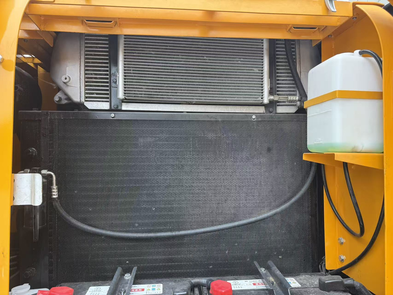 HYUNDAI R220LC-9S - Rupsgraafmachine: afbeelding 4 HYUNDAI R220LC-9S - Rupsgraafmachine: afbeelding 4