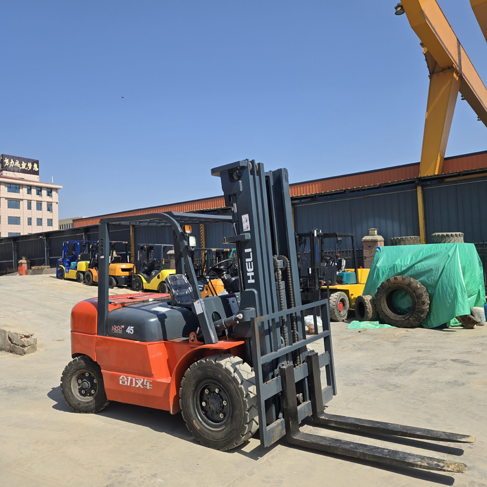 Heli CPCD45 - Diesel heftruck: afbeelding 4 Heli CPCD45 - Diesel heftruck: afbeelding 4