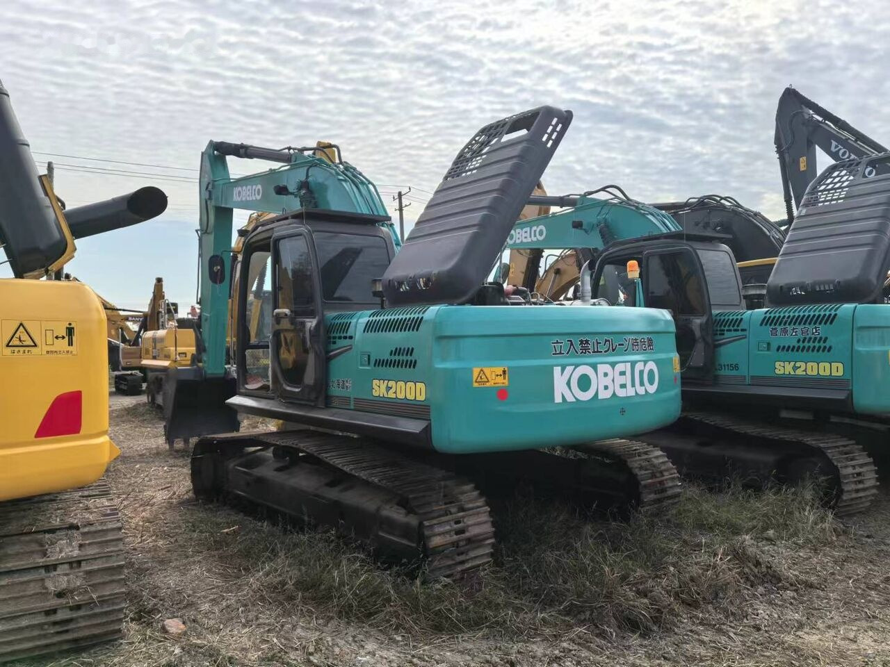 Kobelco SK200D - Rupsgraafmachine: afbeelding 2 Kobelco SK200D - Rupsgraafmachine: afbeelding 2