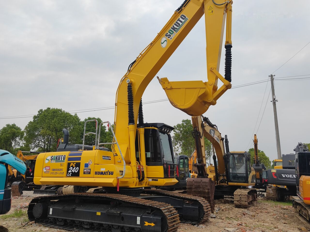 Komatsu PC240LC - Rupsgraafmachine: afbeelding 1 Komatsu PC240LC - Rupsgraafmachine: afbeelding 1