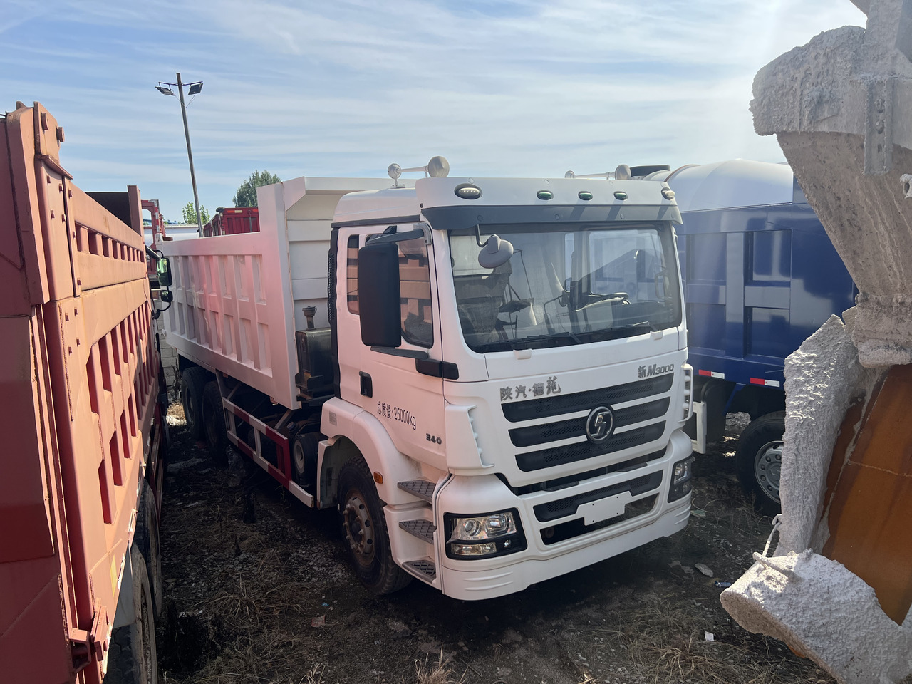 SHACMAN F3000 - Kipper vrachtwagen: afbeelding 4 SHACMAN F3000 - Kipper vrachtwagen: afbeelding 4