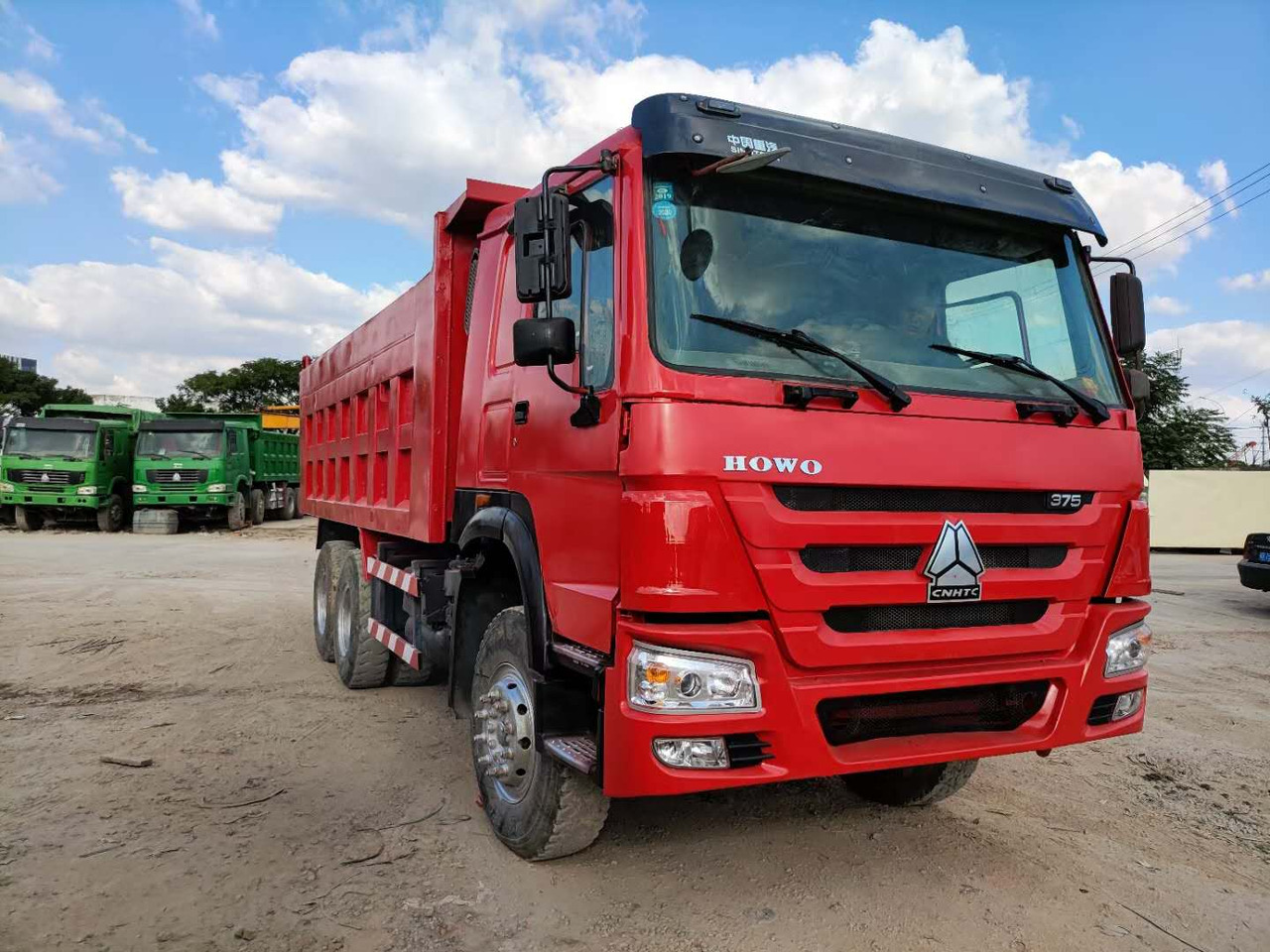 SINOTRUK HOWO 6x4 - Kipper vrachtwagen: afbeelding 3 SINOTRUK HOWO 6x4 - Kipper vrachtwagen: afbeelding 3