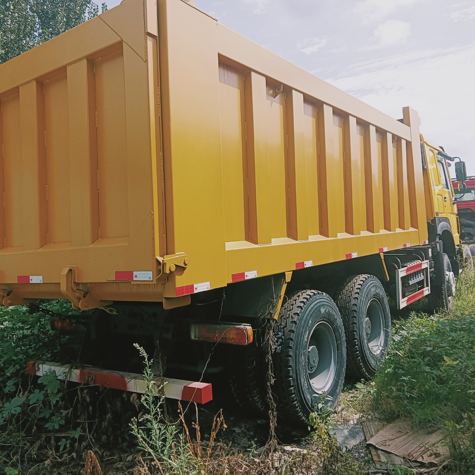 SINOTRUK HOWO - Kipper vrachtwagen: afbeelding 2 SINOTRUK HOWO - Kipper vrachtwagen: afbeelding 2
