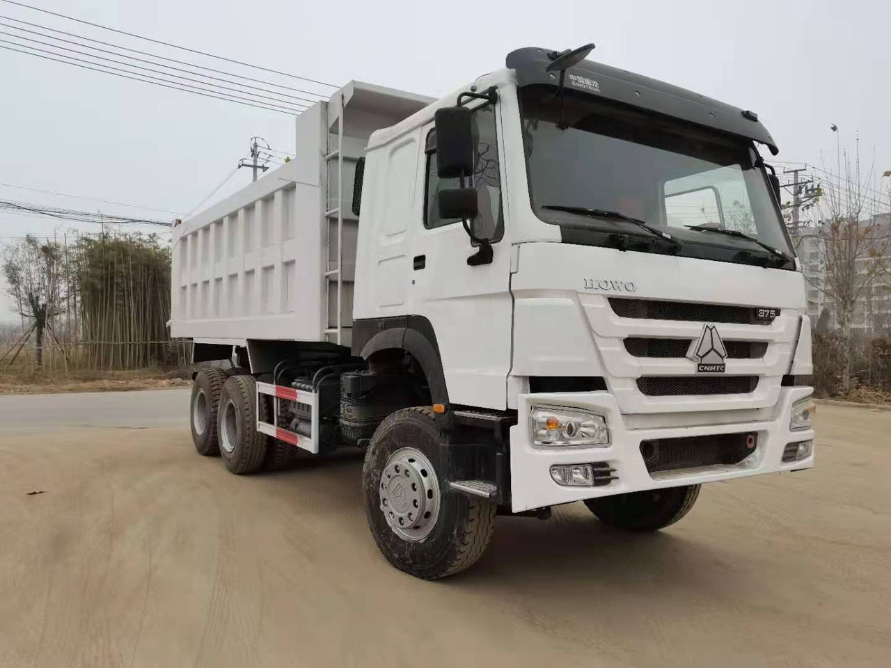 SINOTRUK HOWO - Kipper vrachtwagen: afbeelding 3 SINOTRUK HOWO - Kipper vrachtwagen: afbeelding 3