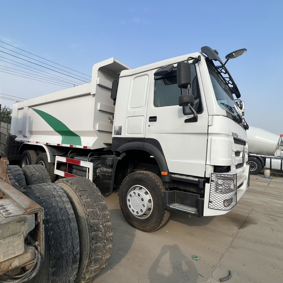 SINOTRUK HOWO - Bakwagen: afbeelding 2 SINOTRUK HOWO - Bakwagen: afbeelding 2