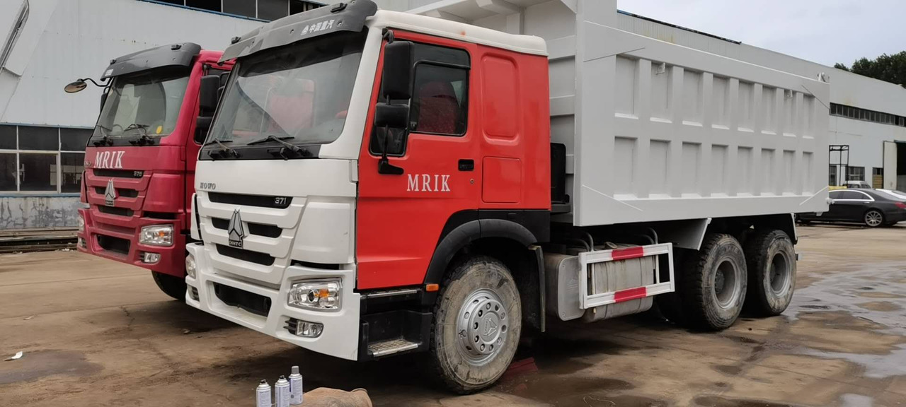 SINOTRUK HOWO - Kipper vrachtwagen: afbeelding 4 SINOTRUK HOWO - Kipper vrachtwagen: afbeelding 4