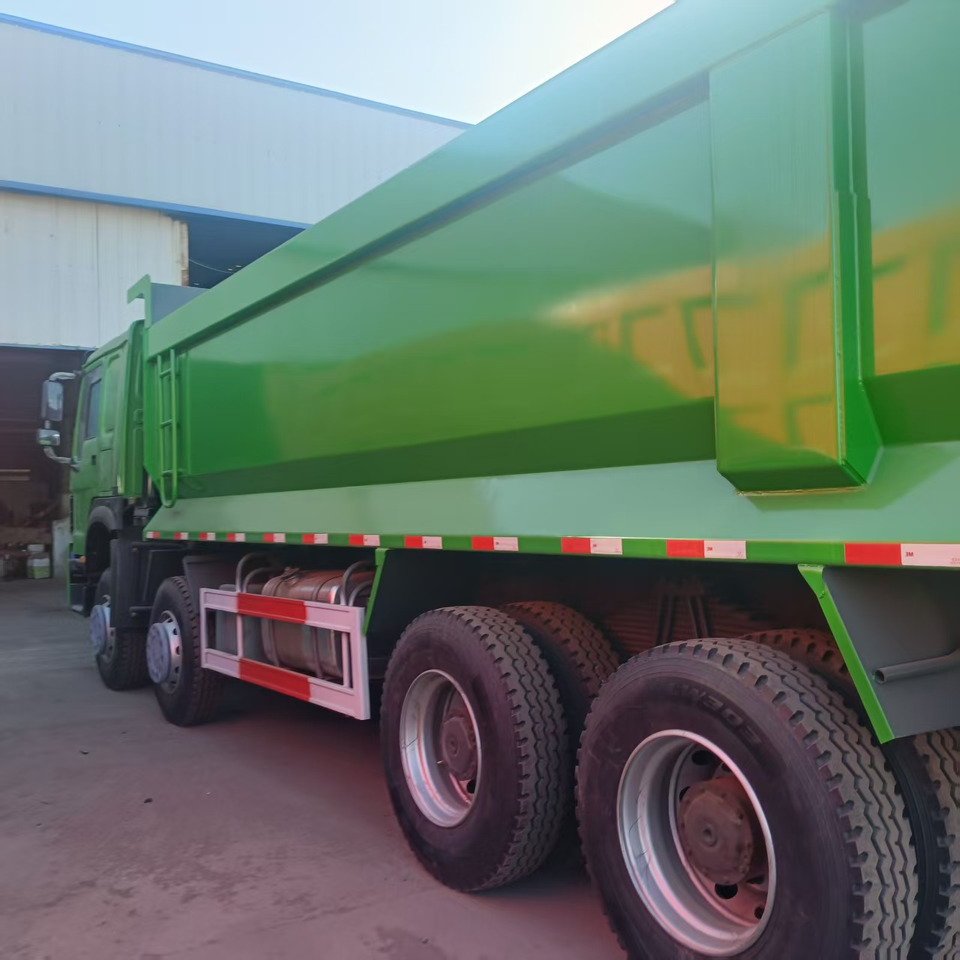 SINOTRUK HOWO - Bakwagen: afbeelding 4 SINOTRUK HOWO - Bakwagen: afbeelding 4