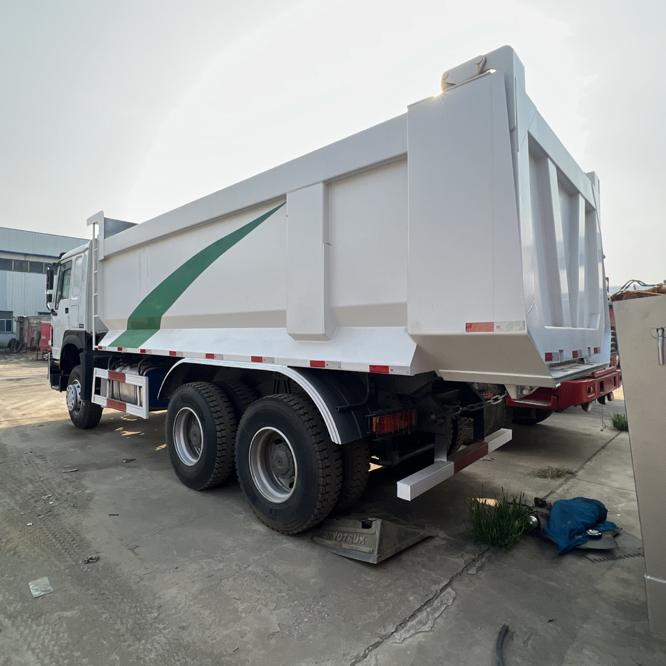 SINOTRUK HOWO - Bakwagen: afbeelding 5 SINOTRUK HOWO - Bakwagen: afbeelding 5