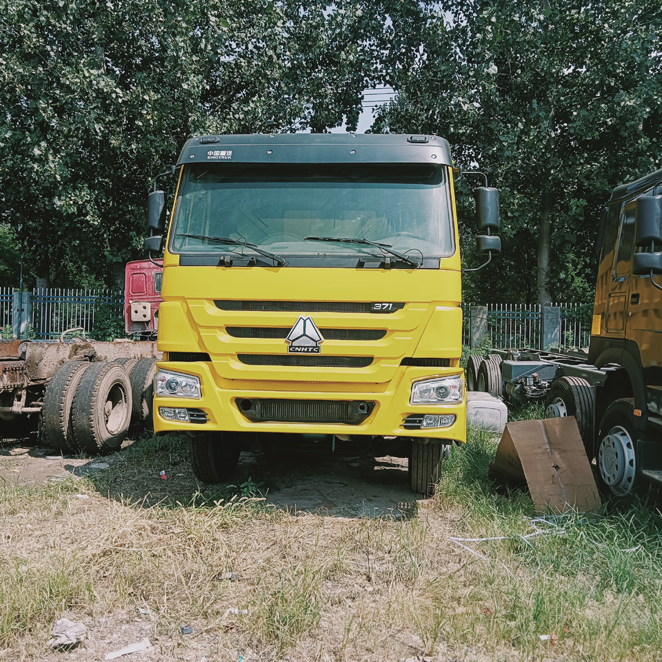 SINOTRUK HOWO - Kipper vrachtwagen: afbeelding 3 SINOTRUK HOWO - Kipper vrachtwagen: afbeelding 3