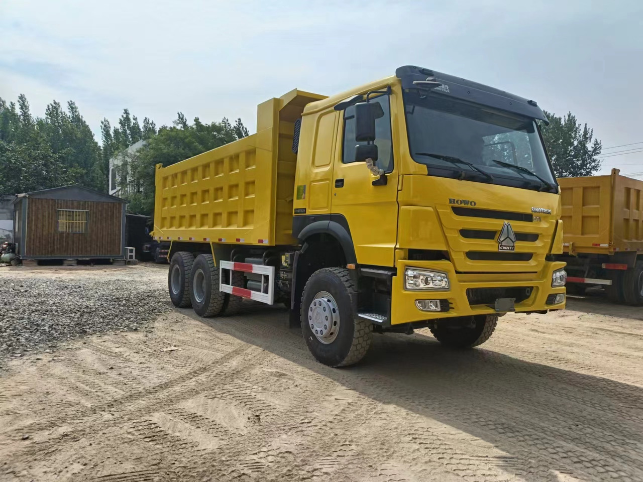 SINOTRUK HOWO - Kipper vrachtwagen: afbeelding 4 SINOTRUK HOWO - Kipper vrachtwagen: afbeelding 4