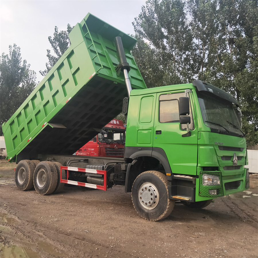 SINOTRUK HOWO - Kipper vrachtwagen: afbeelding 4 SINOTRUK HOWO - Kipper vrachtwagen: afbeelding 4