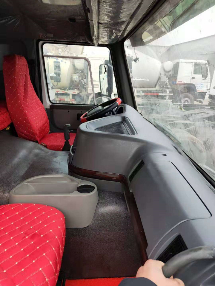 SINOTRUK HOWO - Kipper vrachtwagen: afbeelding 1 SINOTRUK HOWO - Kipper vrachtwagen: afbeelding 1