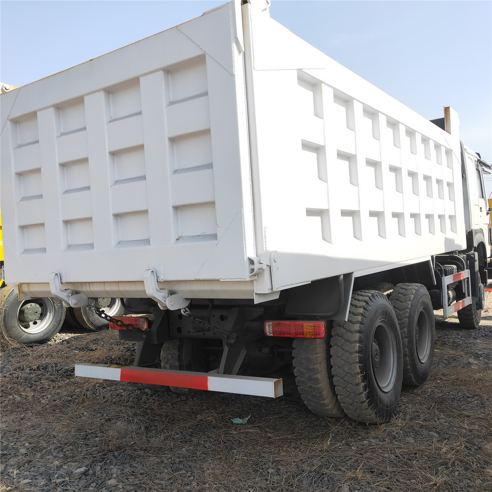 SINOTRUK HOWO - Kipper vrachtwagen: afbeelding 5 SINOTRUK HOWO - Kipper vrachtwagen: afbeelding 5