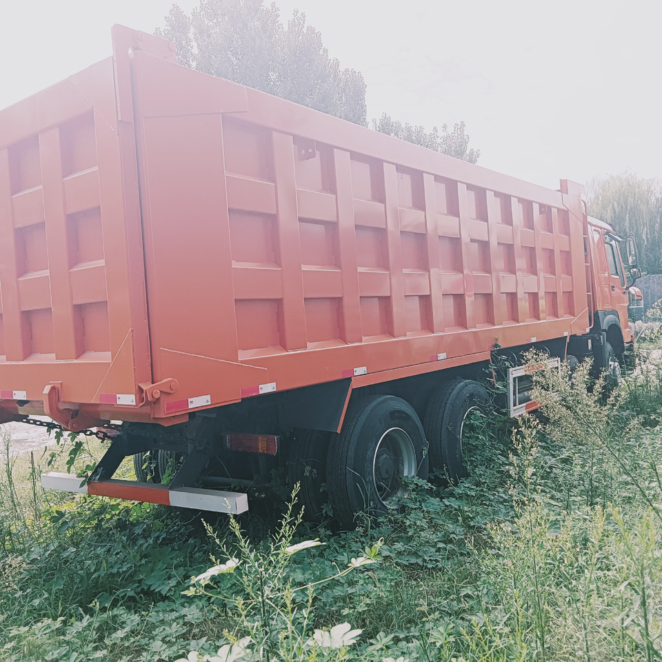 SINOTRUK HOWO - Kipper vrachtwagen: afbeelding 3 SINOTRUK HOWO - Kipper vrachtwagen: afbeelding 3