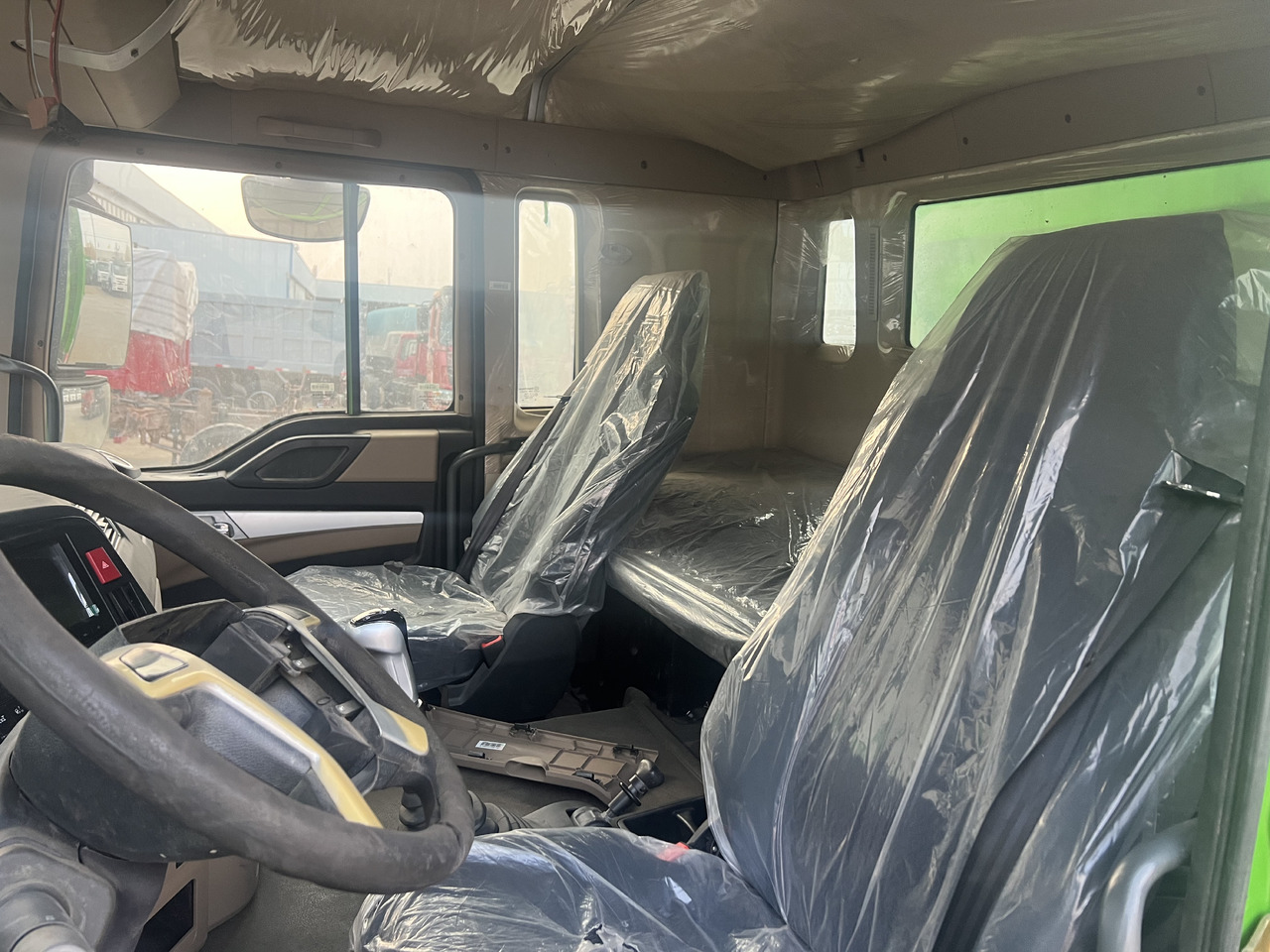 Kipper vrachtwagen SINOTRUK TX 6x4: afbeelding 9
