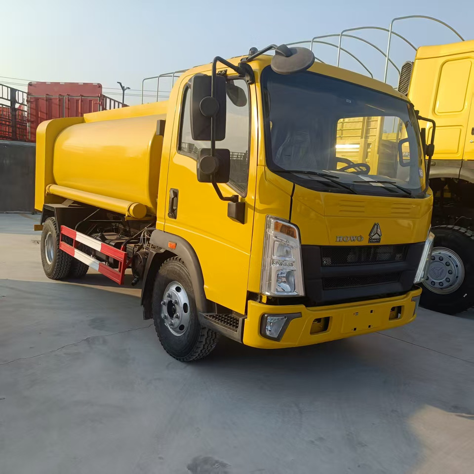 SINOTRUK Tanker truck - Tankwagen: afbeelding 4 SINOTRUK Tanker truck - Tankwagen: afbeelding 4