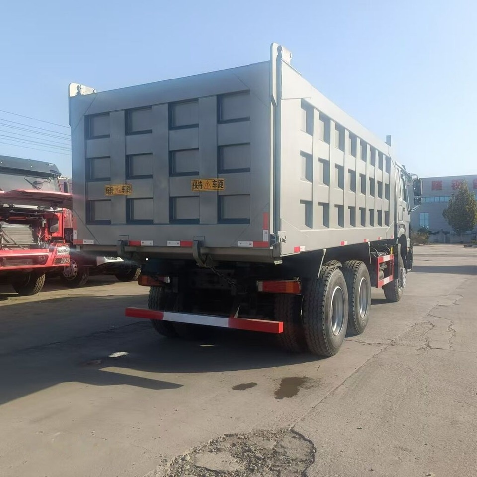 Sinotruk Howo 6*4 - Kipper vrachtwagen: afbeelding 5 Sinotruk Howo 6*4 - Kipper vrachtwagen: afbeelding 5