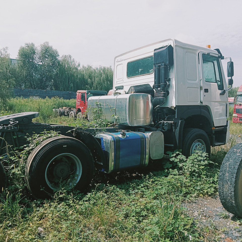 SINOTRUK HOWO - Trekker: afbeelding 4 SINOTRUK HOWO - Trekker: afbeelding 4