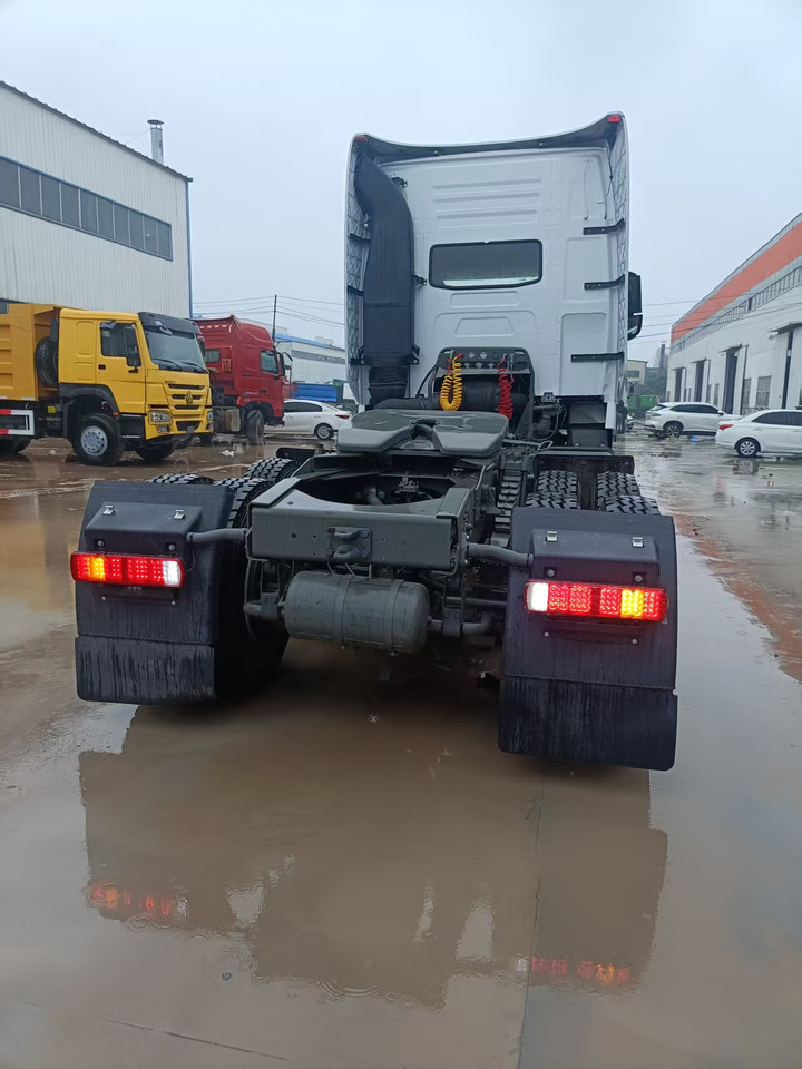 SINOTRUK HOWO - Trekker: afbeelding 4 SINOTRUK HOWO - Trekker: afbeelding 4