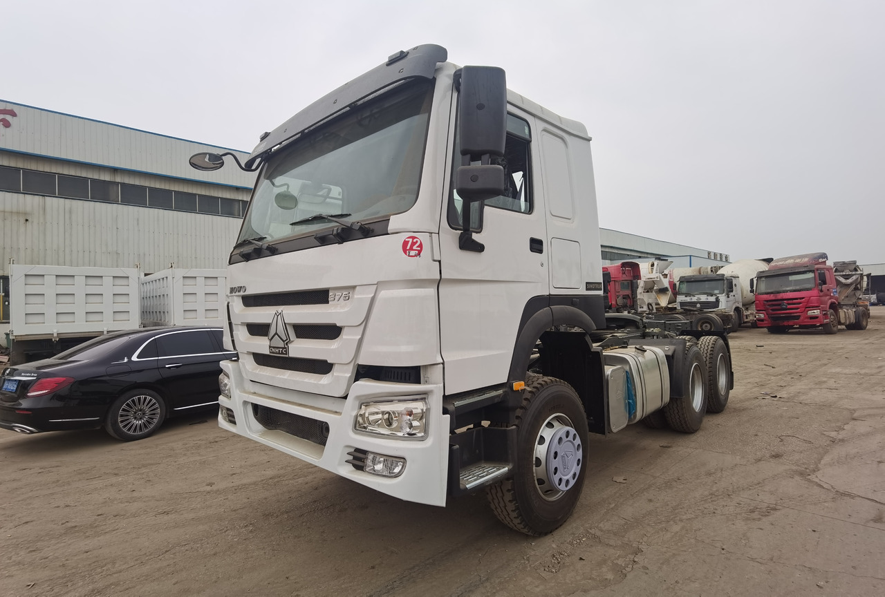 SINOTRUK HOWO trailer head - Trekker: afbeelding 1 SINOTRUK HOWO trailer head - Trekker: afbeelding 1
