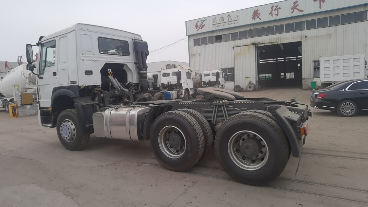 SINOTRUK HOWO trailer head - Trekker: afbeelding 4 SINOTRUK HOWO trailer head - Trekker: afbeelding 4