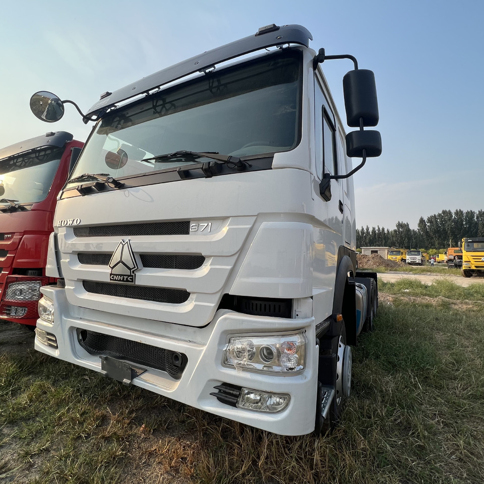 SINOTRUK HOWO tralier head - Trekker: afbeelding 1 SINOTRUK HOWO tralier head - Trekker: afbeelding 1