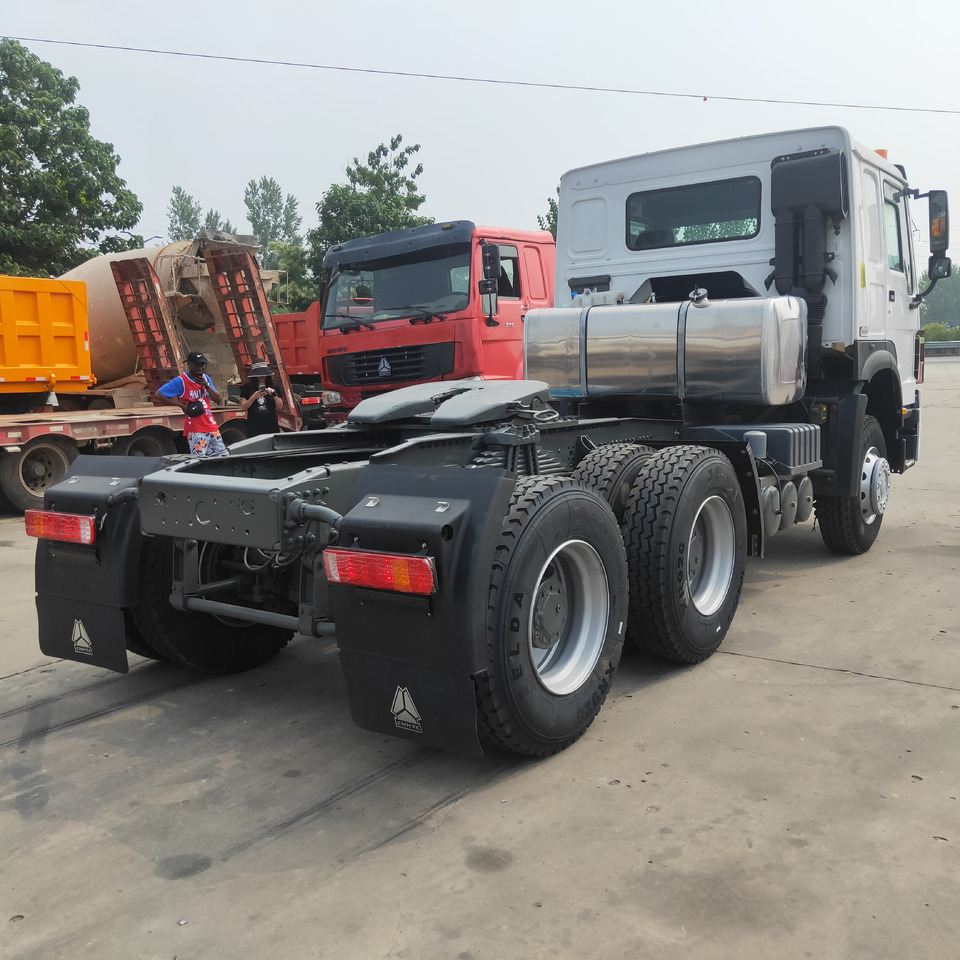 SINOTRUK Trailer head - Trekker: afbeelding 4 SINOTRUK Trailer head - Trekker: afbeelding 4