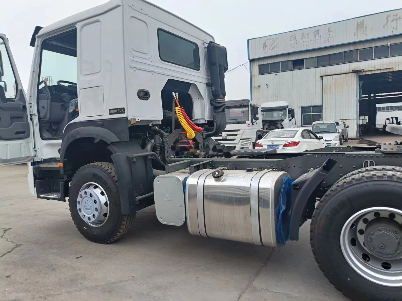 Sinotruk Howo 371 - Trekker: afbeelding 2 Sinotruk Howo 371 - Trekker: afbeelding 2