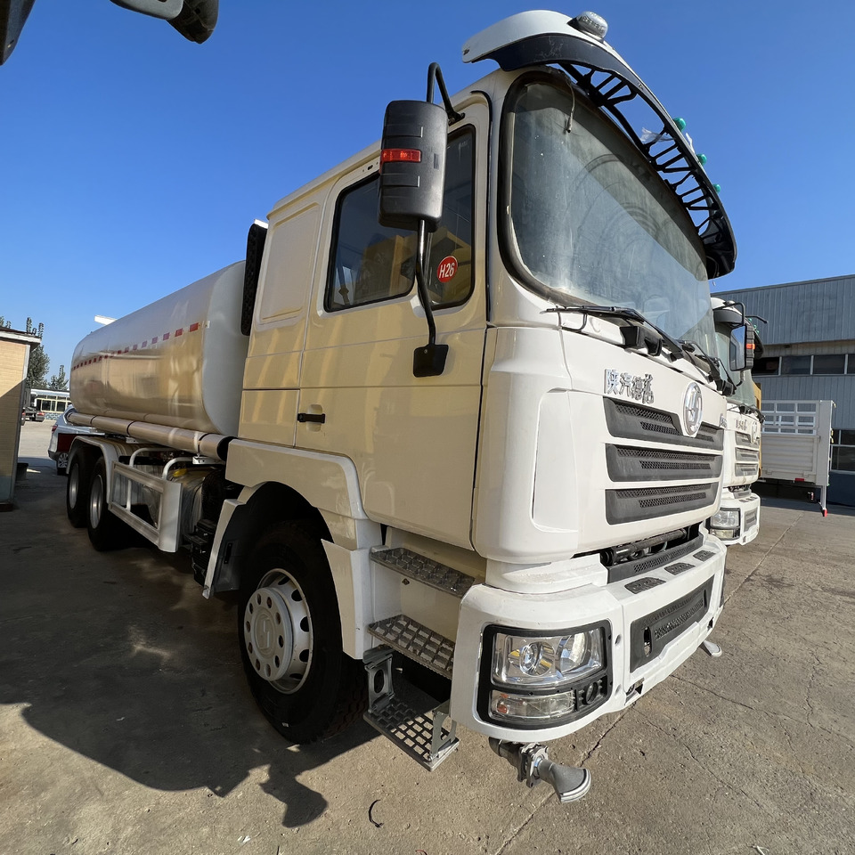 SHACMAN F3000 Water Truck - Vrachtwagen: afbeelding 3 SHACMAN F3000 Water Truck - Vrachtwagen: afbeelding 3