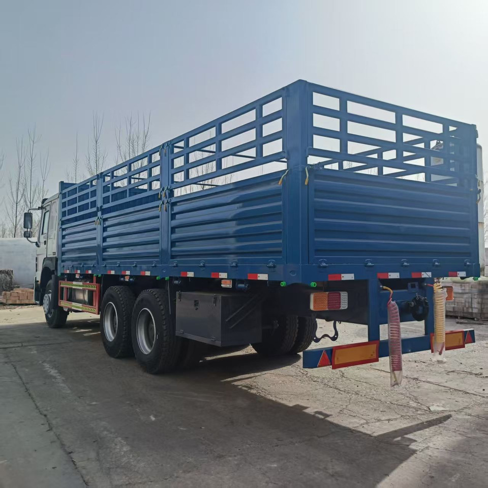 SINOTRUK HOWO - Vrachtwagen: afbeelding 3 SINOTRUK HOWO - Vrachtwagen: afbeelding 3