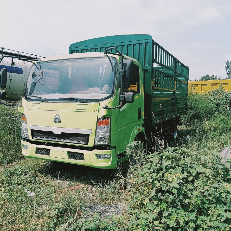 SINOTRUK HOWO - Vrachtwagen: afbeelding 1 SINOTRUK HOWO - Vrachtwagen: afbeelding 1