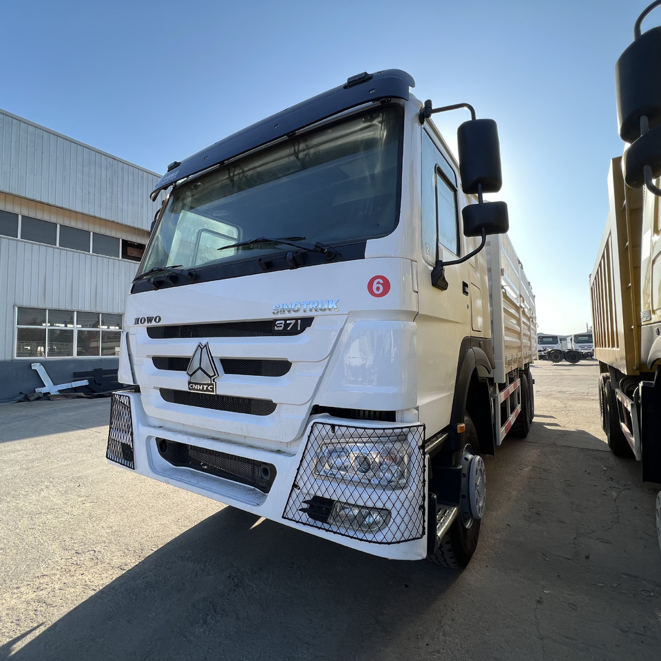 SINOTRUK HOWO - Vrachtwagen: afbeelding 4 SINOTRUK HOWO - Vrachtwagen: afbeelding 4