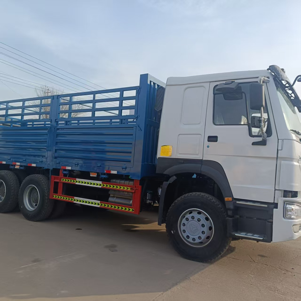 SINOTRUK HOWO - Vrachtwagen: afbeelding 4 SINOTRUK HOWO - Vrachtwagen: afbeelding 4