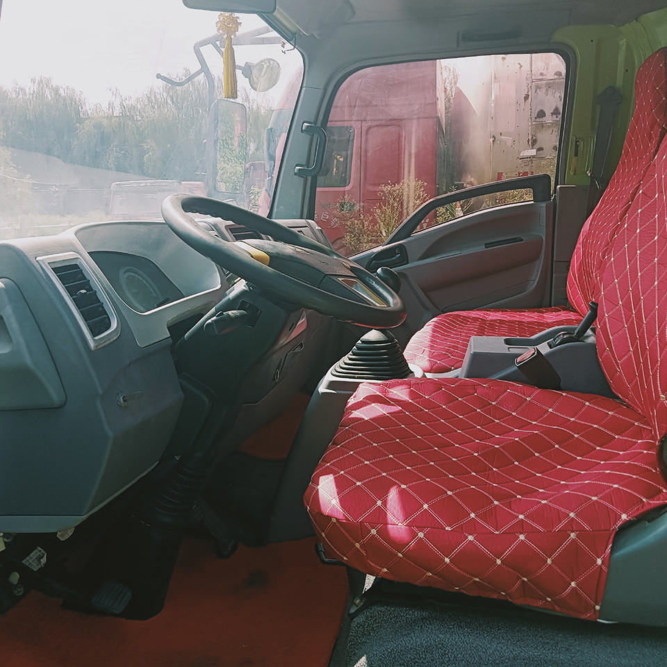 Vrachtwagen SINOTRUK HOWO: afbeelding 7