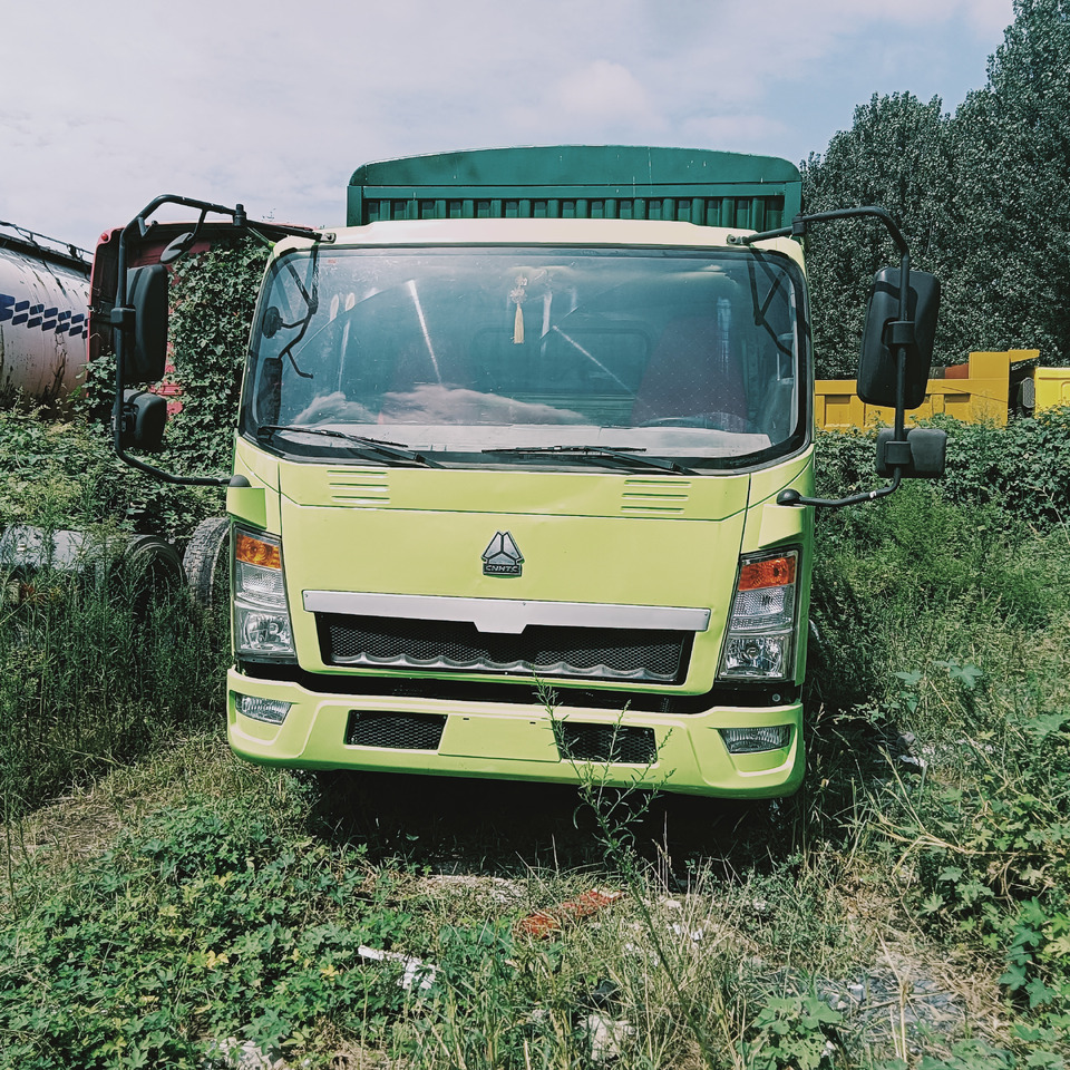 SINOTRUK HOWO - Vrachtwagen: afbeelding 2 SINOTRUK HOWO - Vrachtwagen: afbeelding 2