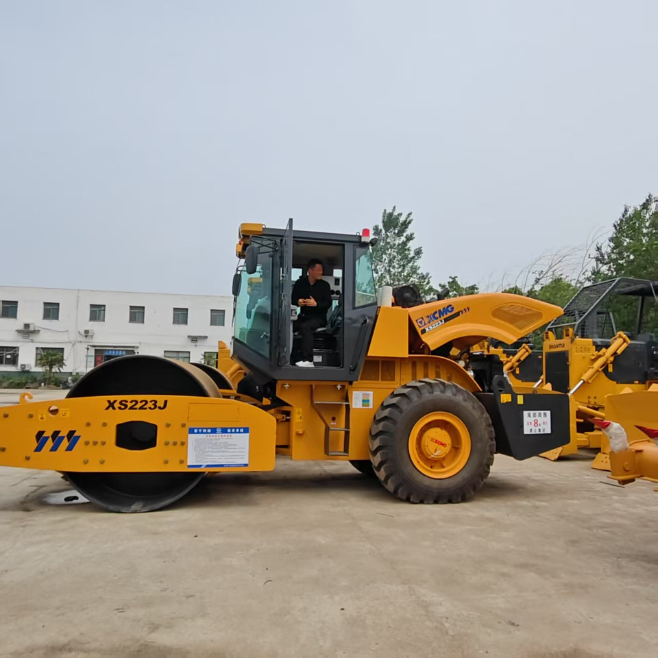 XCMG XS233J - Schapenpootwals/ Grondverdichter: afbeelding 1 XCMG XS233J - Schapenpootwals/ Grondverdichter: afbeelding 1