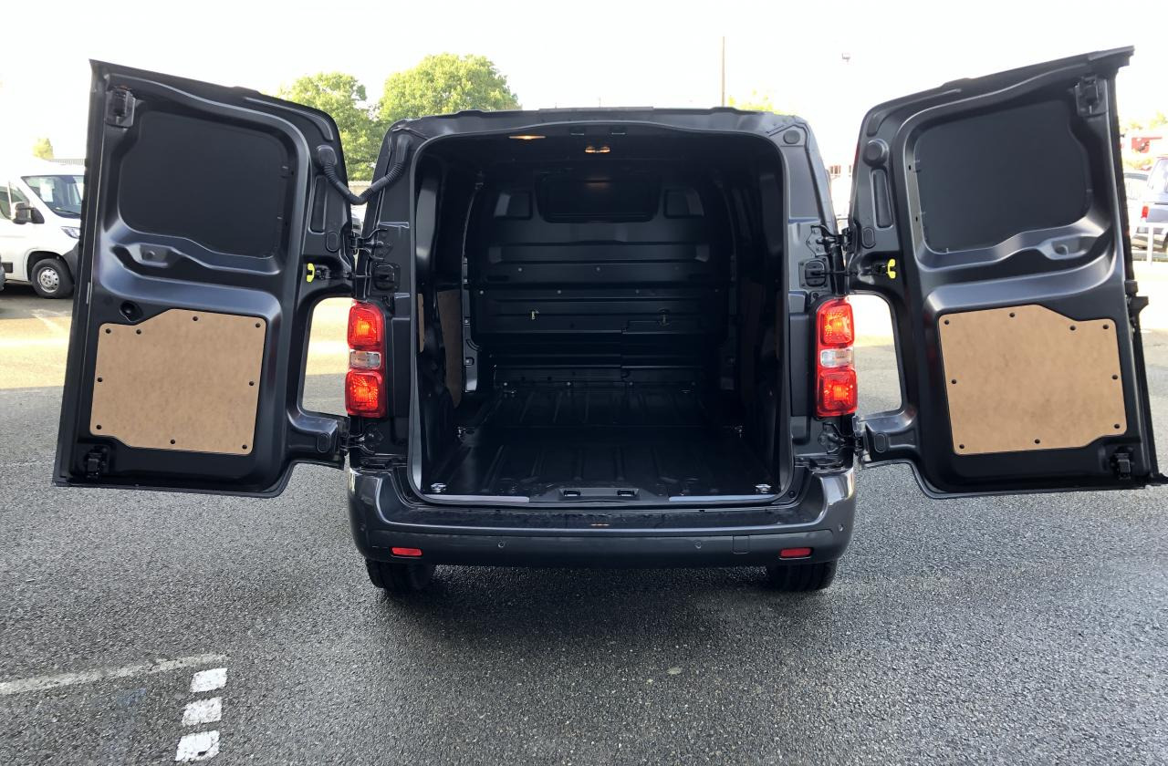 CITROEN Jumpy M 2.0 BlueHDi - 180 S&S - BV EAT8  III FOURGON . PHASE 2 - Gesloten bestelwagen: afbeelding 3 CITROEN Jumpy M 2.0 BlueHDi - 180 S&S - BV EAT8  III FOURGON . PHASE 2 - Gesloten bestelwagen: afbeelding 3