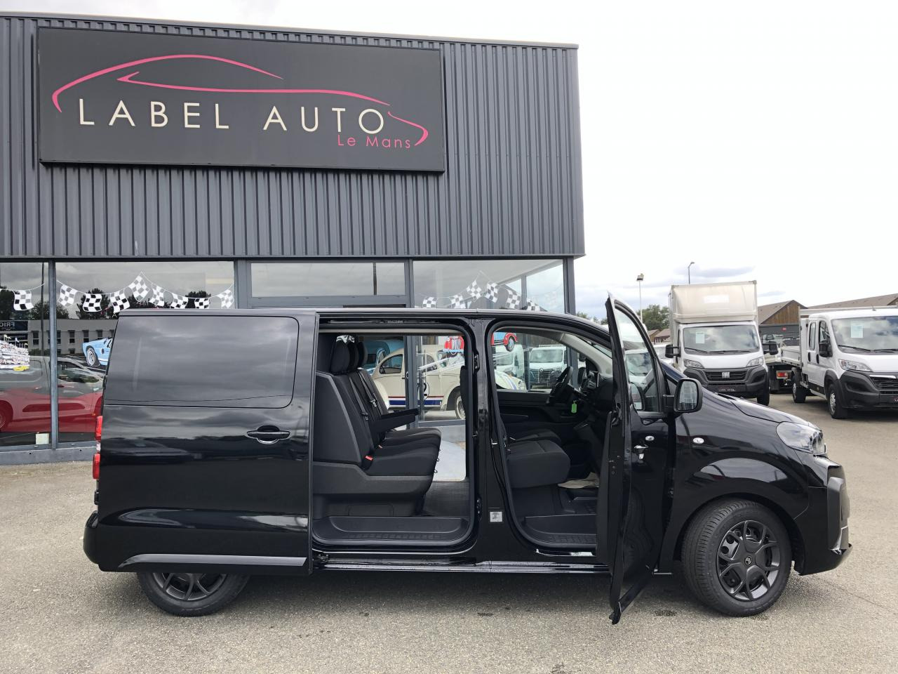 CITROEN jumpy XL 2.0 BLUEHDI 180CH S&S CABINE APPROFONDIE FIXE EAT8 5 PLACES - Gesloten bestelwagen: afbeelding 3 CITROEN jumpy XL 2.0 BLUEHDI 180CH S&S CABINE APPROFONDIE FIXE EAT8 5 PLACES - Gesloten bestelwagen: afbeelding 3