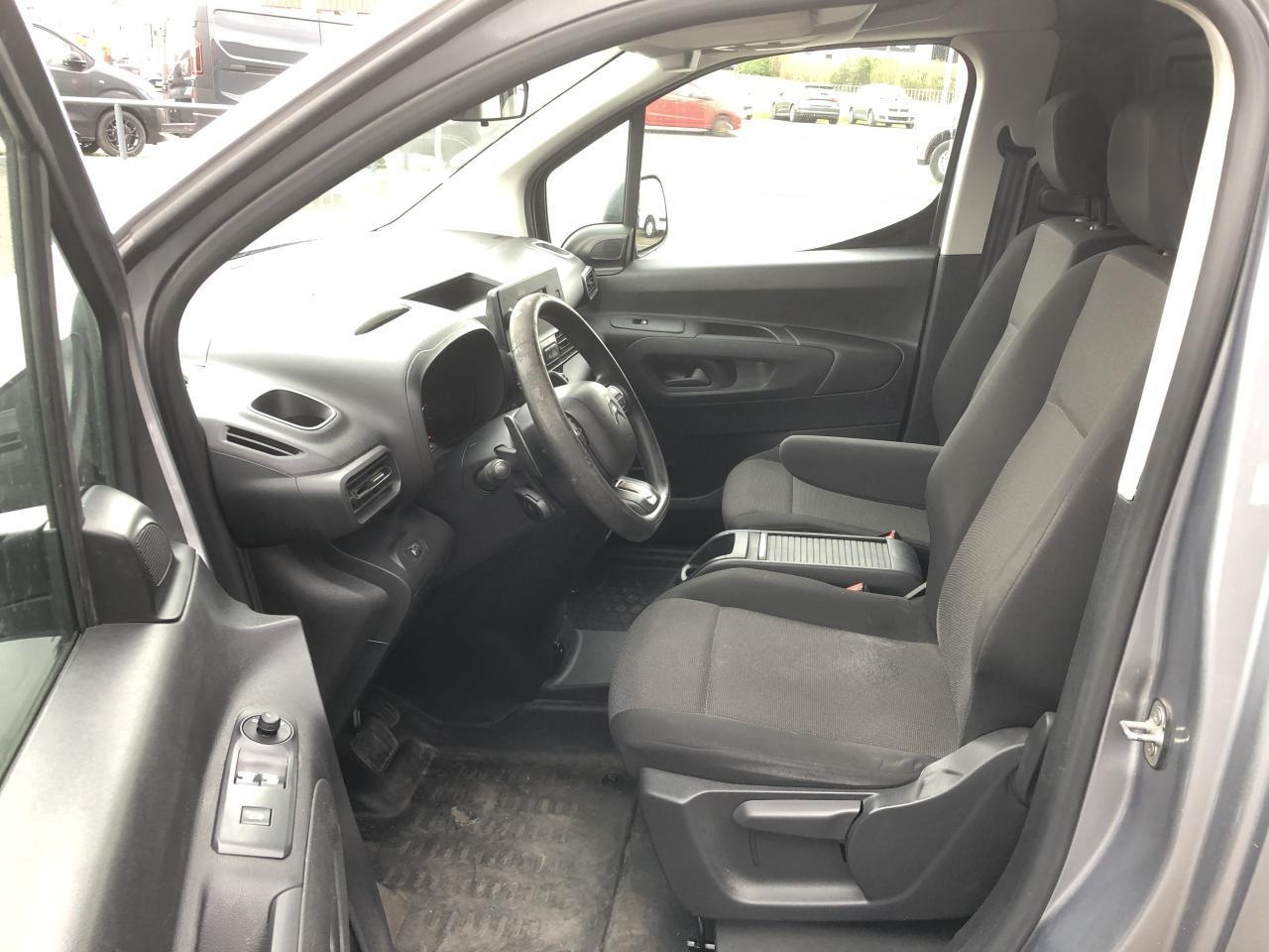 Citroen Berlingo M 1000KG BLUEHDI 130 S&S CLUB EAT8 - Kleine bestelwagen: afbeelding 5 Citroen Berlingo M 1000KG BLUEHDI 130 S&S CLUB EAT8 - Kleine bestelwagen: afbeelding 5