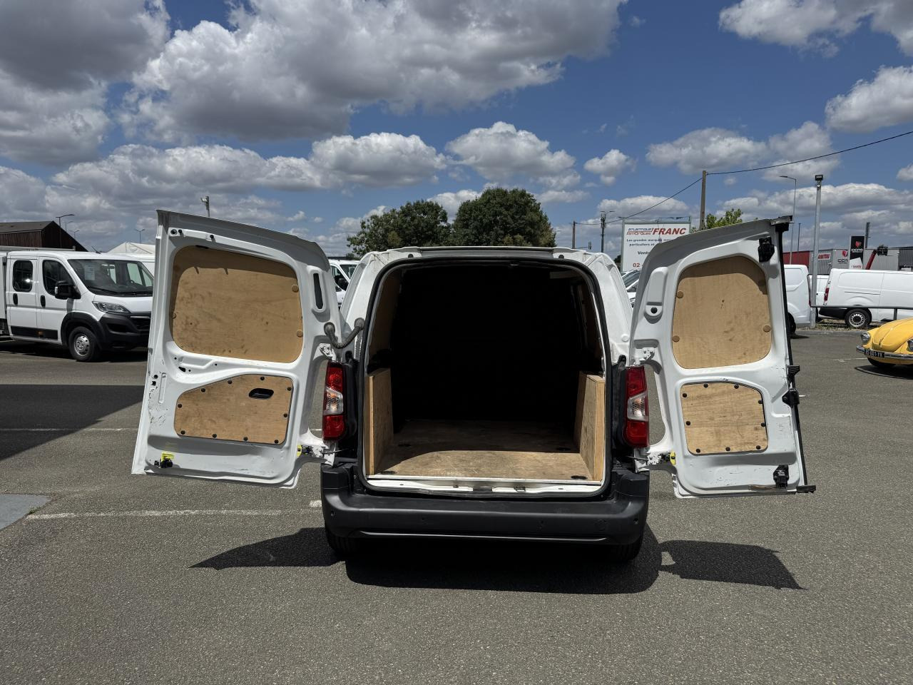 Citroen Berlingo M 650KG BLUEHDI 100 S&S DRIVER BVM5 - Gesloten bestelwagen: afbeelding 2 Citroen Berlingo M 650KG BLUEHDI 100 S&S DRIVER BVM5 - Gesloten bestelwagen: afbeelding 2