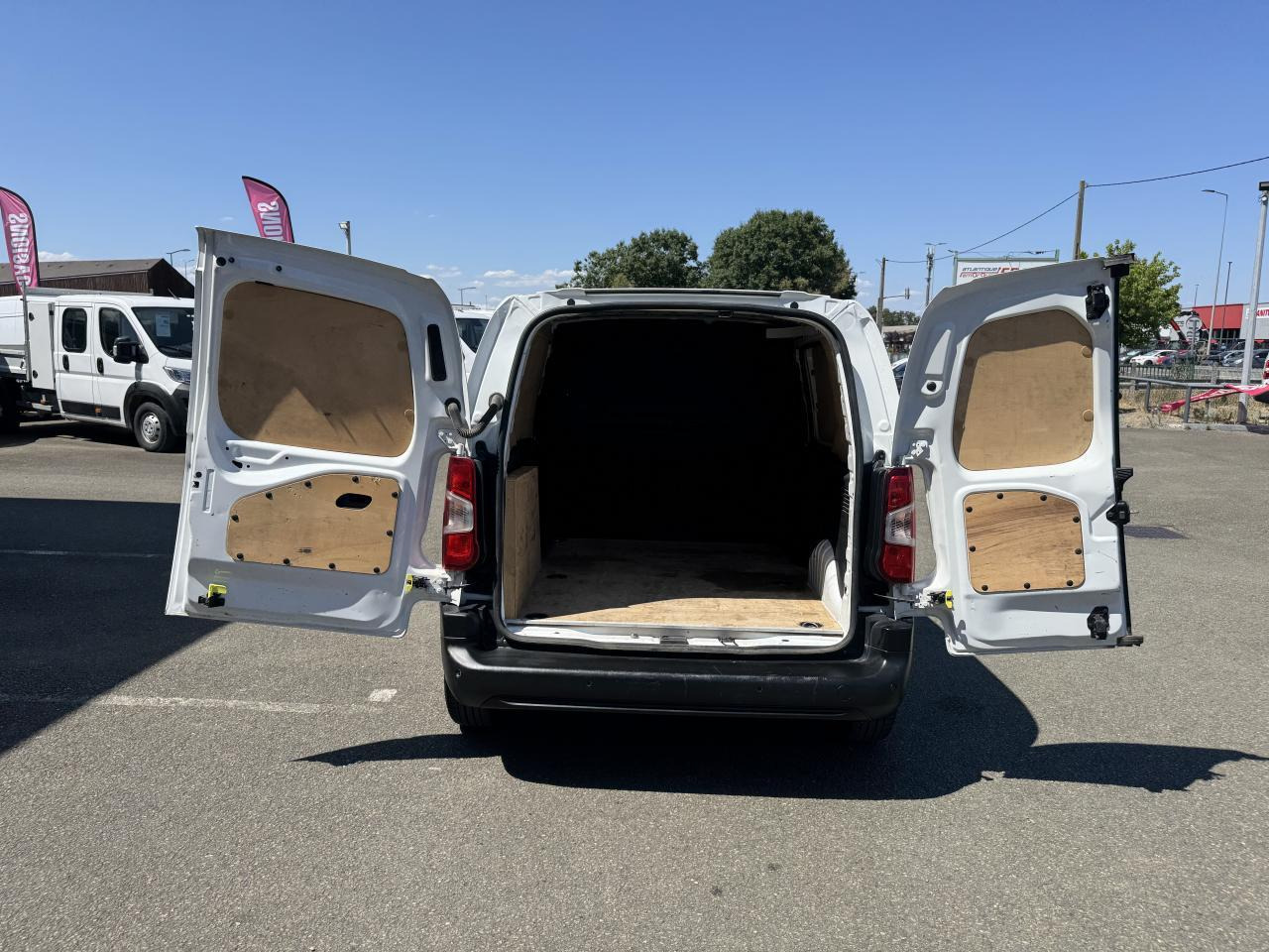 Citroen Berlingo M 650KG BLUEHDI 100 S&S DRIVER BVM5 - Kleine bestelwagen: afbeelding 2 Citroen Berlingo M 650KG BLUEHDI 100 S&S DRIVER BVM5 - Kleine bestelwagen: afbeelding 2
